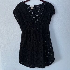 Jordan Taylor Black V-Neck Eyelet Tunic Top size Medium